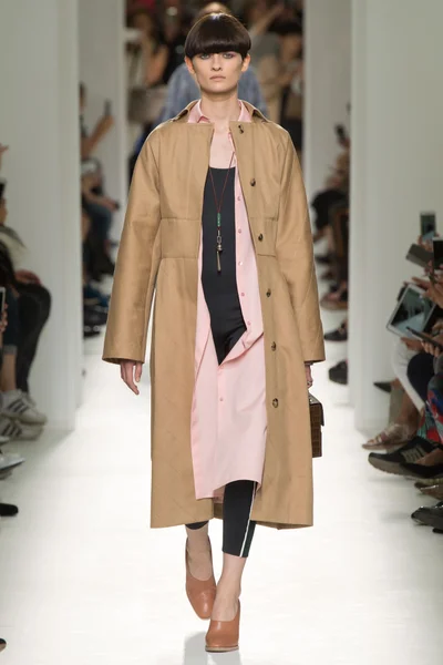 Look 8